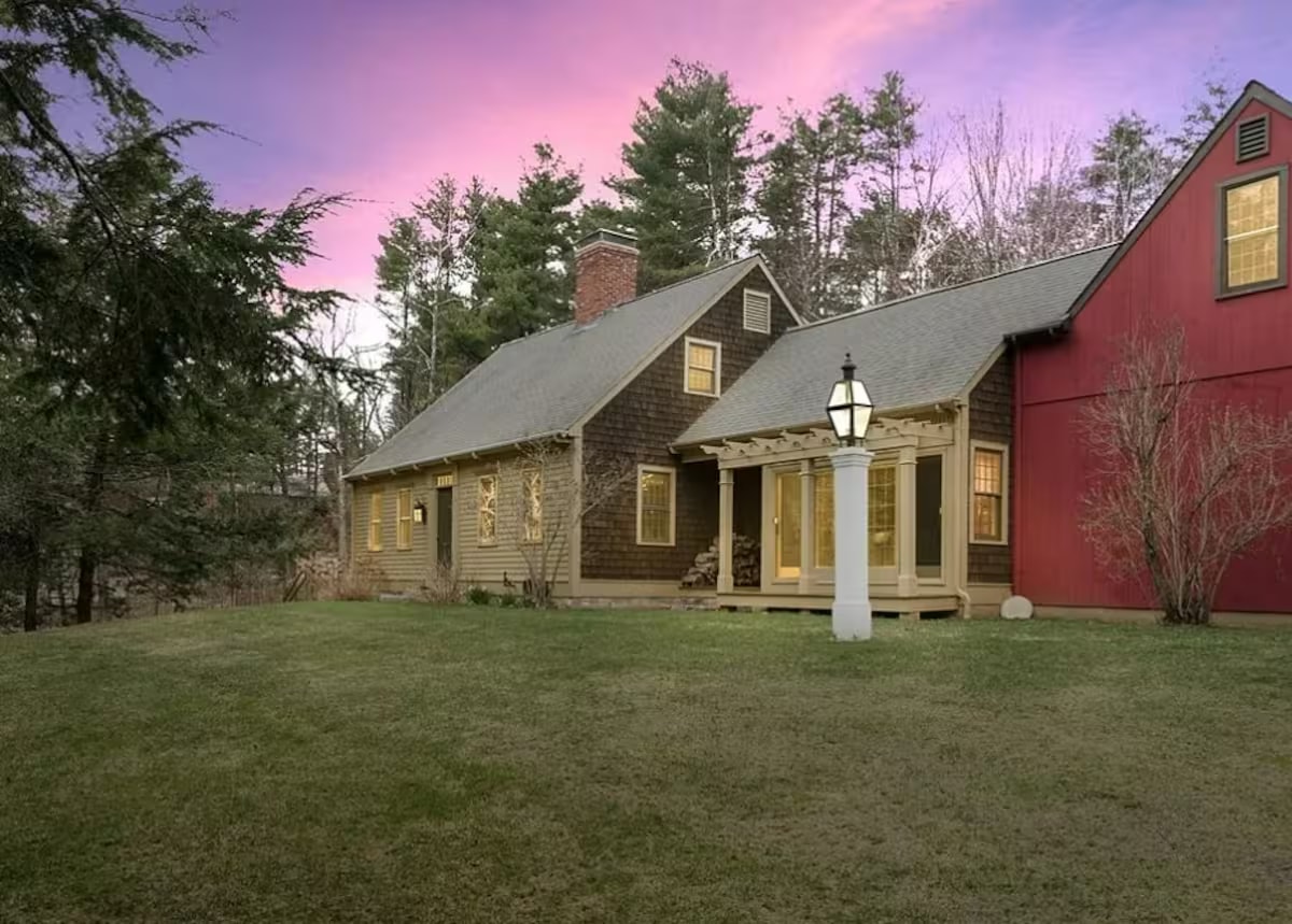 Home in Brimfield vacation rental interior